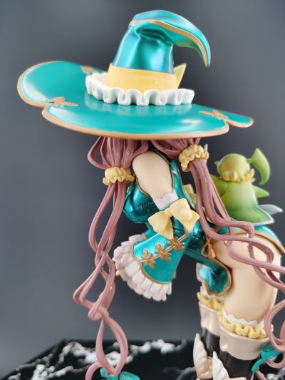 光明之响 琳娜・梅菲尔德