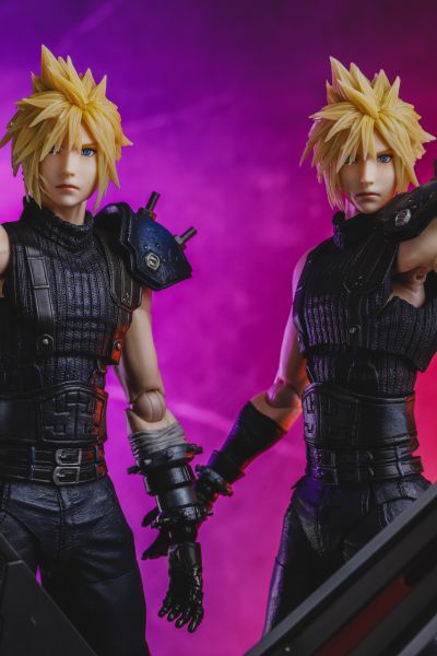 PlayArts改 最终幻想VII 重制版 克劳德・史特莱夫 Version 2