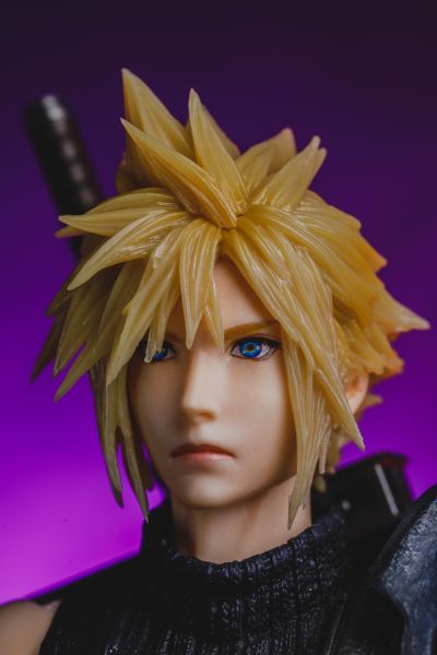 PlayArts改 最终幻想VII 重制版 克劳德・史特莱夫 Version 2