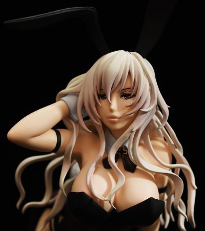 百机夜行 奥莉加大佐 兔女郎版