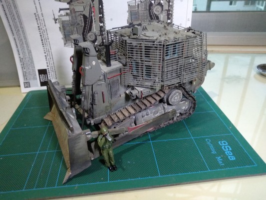 1/35 美国 D9R 装甲推土机 格栅装甲型