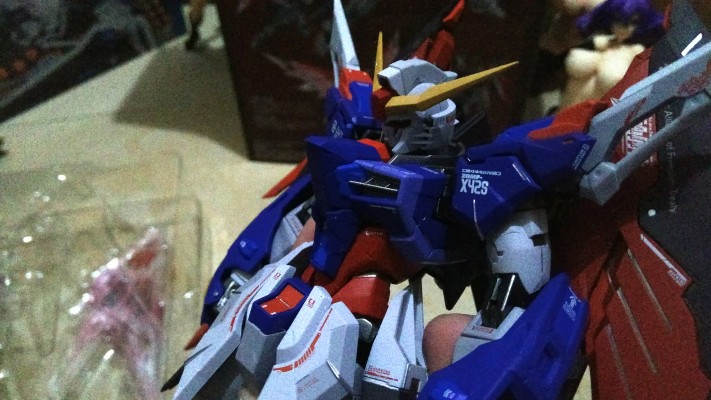 METAL BUILD 机动战士高达SEED DESTINY ZGMF-X42S 命运高达 SOUL RED Ver.