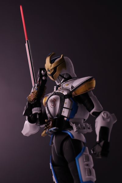 S.H.Figuarts（真骨雕制法） 假面骑士战骑 保全模式/爆发模式 (红音也)