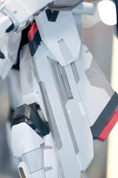 1/24  机动战士高达SEED ZGMF-X10A  实物大自由高达立像微缩雕像