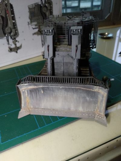 1/35 美国 D9R 装甲推土机 格栅装甲型