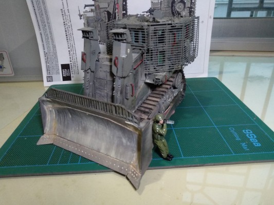 1/35 美国 D9R 装甲推土机 格栅装甲型