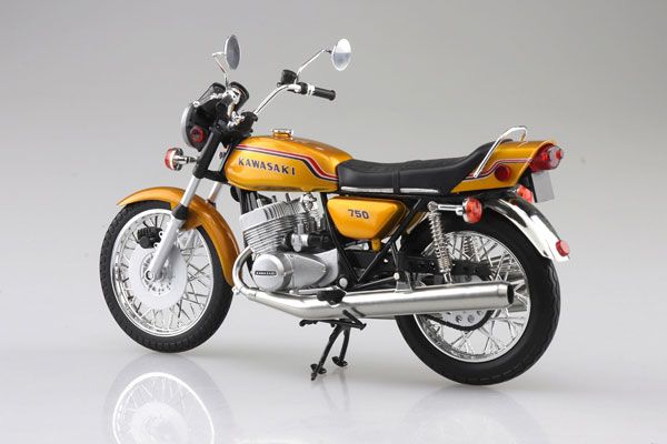 1/12 完成品摩托车 川崎 750SS MACH IV (欧洲样式) 糖果金