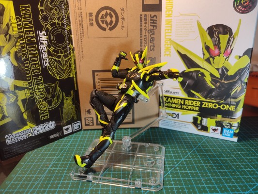 S.H.Figuarts 假面骑士零一 假面骑士零一 闪耀飞蝗