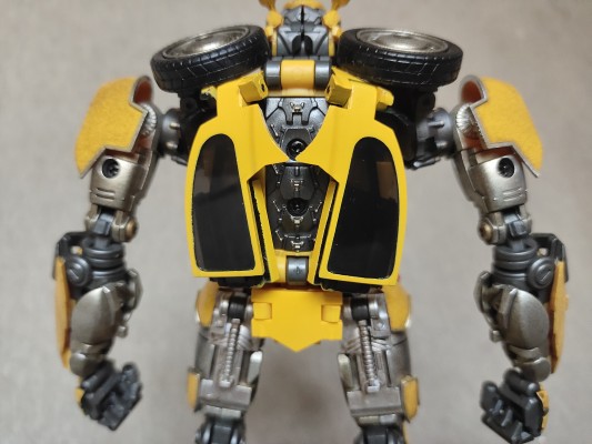 变形金刚 MPM-7 バンブルビー[takaraTomy]