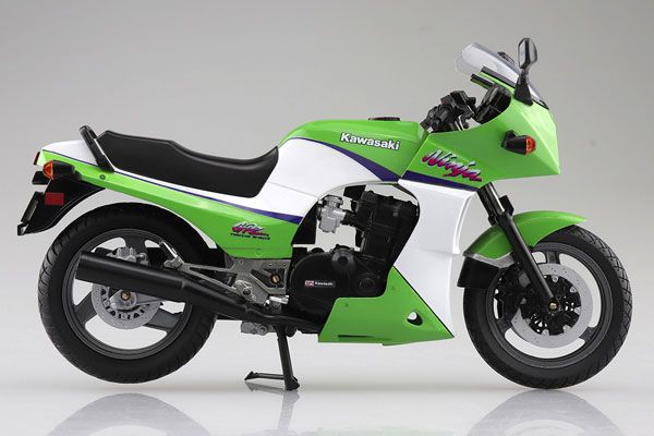 1/12 完成品摩托车 川崎 GPZ900R 柠檬绿
