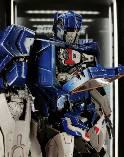 3Z0160 DLX 变形金刚外传 大黄蜂 声波＆机器狗