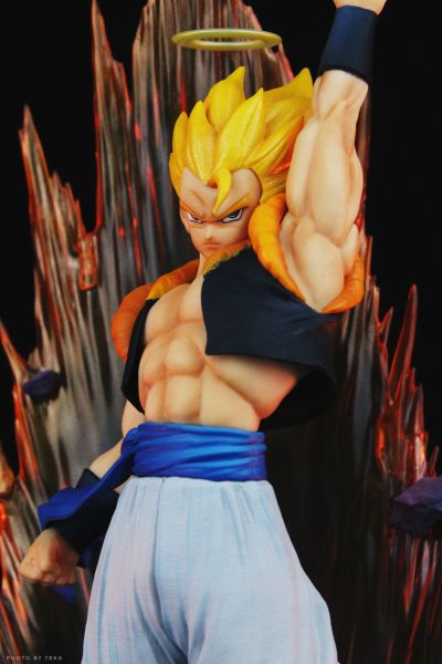 FiguartsZERO [超激战]  龙珠Z 复活！悟空与贝吉塔的合体  超级赛亚人悟吉塔