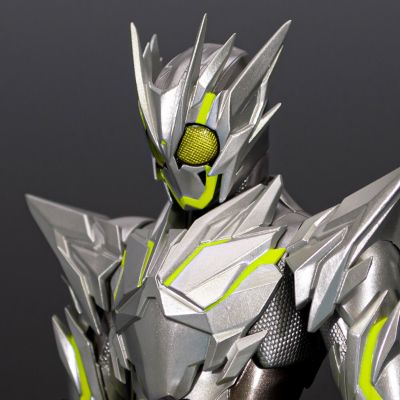 S.H.Figuarts  假面骑士零一 金属簇飞蝗