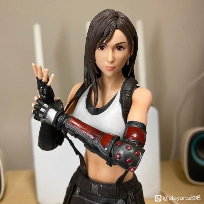 PlayArts改  最终幻想7 重制版 蒂法・洛克哈特