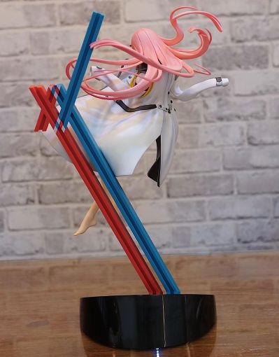 Darling in the FRANXX 零二