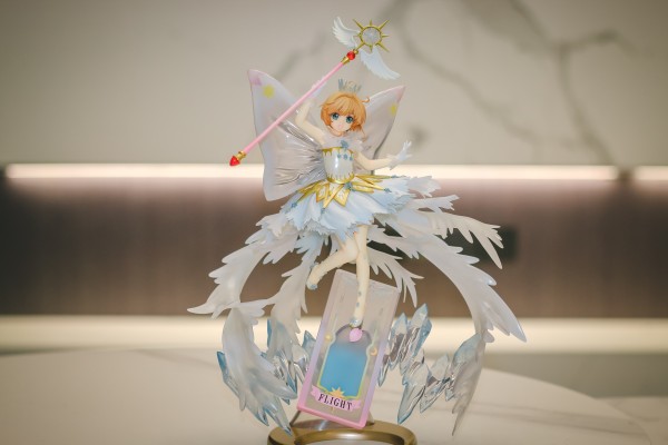 萌新的第一个手办 放在柜子里好孤单