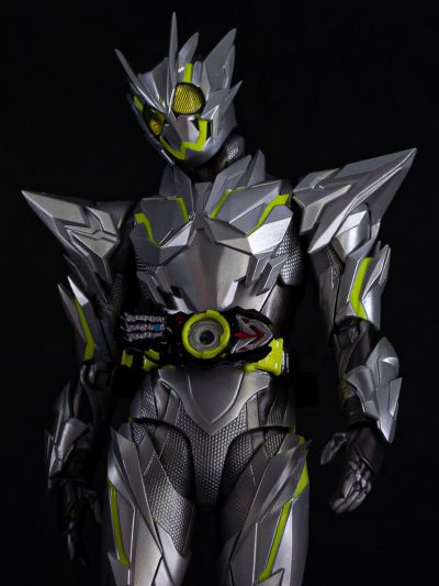 S.H.Figuarts  假面骑士零一 金属簇飞蝗