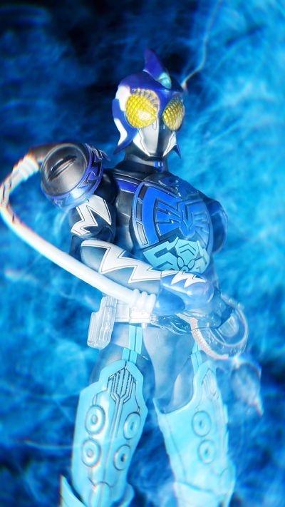 S.H.Figuarts(真骨雕制法) 假面骑士欧兹 假面骑士欧兹 鲸鳗章联组