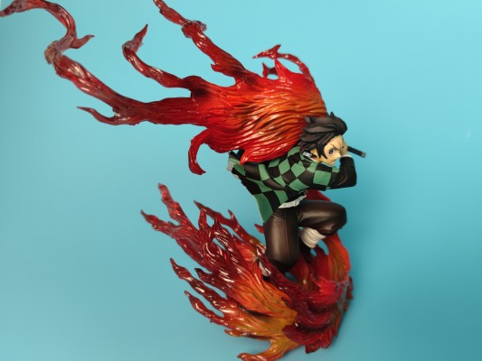 FiguartsZERO 鬼灭之刃 灶门炭治郎 火之神神乐