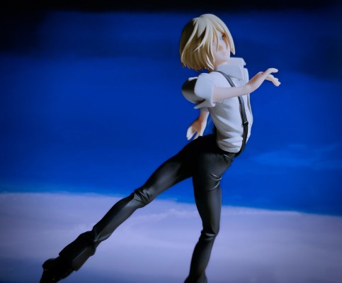 ARTFX J 冰上的尤里 维克托