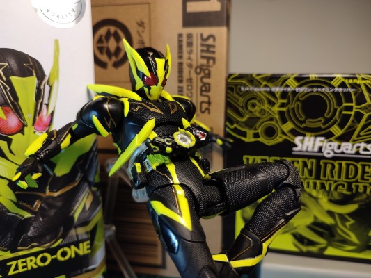 S.H.Figuarts 假面骑士零一 假面骑士零一 闪耀飞蝗