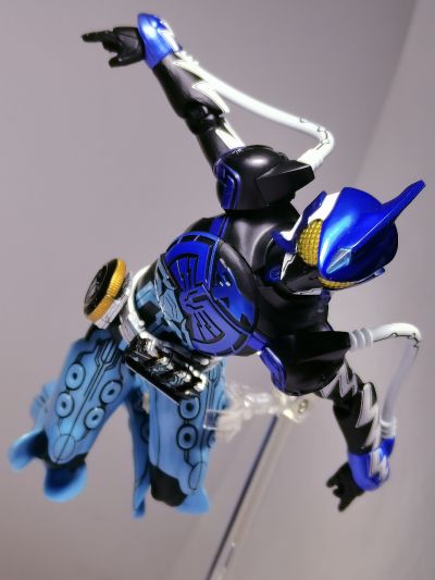 S.H.Figuarts(真骨雕制法) 假面骑士欧兹 假面骑士欧兹 鲸鳗章联组