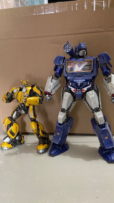 3Z0160 DLX 变形金刚外传 大黄蜂 声波＆机器狗