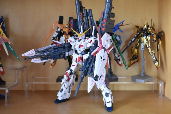 MG 机动战士高达UC RX-0 全装甲独角兽高达 Red Psycoframe ver. 
