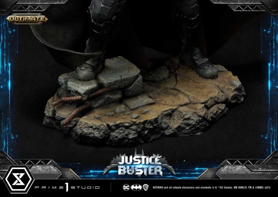 UMMDC-03UT  蝙蝠侠: 终局 蝙蝠侠 正义破坏者 Ultimate版