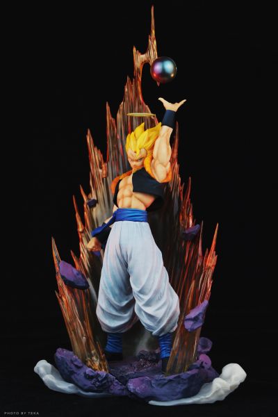 FiguartsZERO [超激战]  龙珠Z 复活！悟空与贝吉塔的合体  超级赛亚人悟吉塔