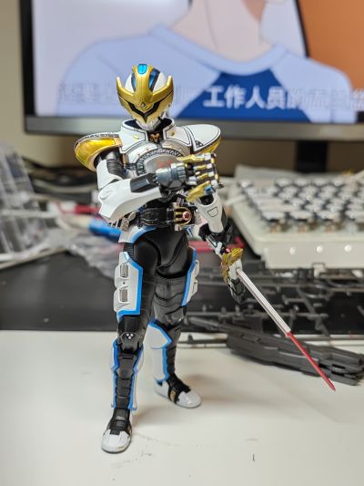 S.H.Figuarts（真骨雕制法） 假面骑士战骑 保全模式/爆发模式 (红音也)