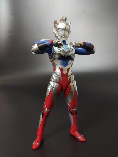 S.H.Figuarts  泽塔奥特曼 阿尔法装甲