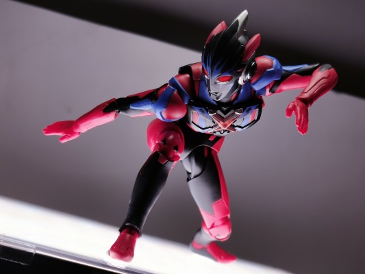 S.H.Figuarts 奥特银河格斗 新生代英雄 黑暗艾克斯奥特曼+黑暗哥莫拉装甲