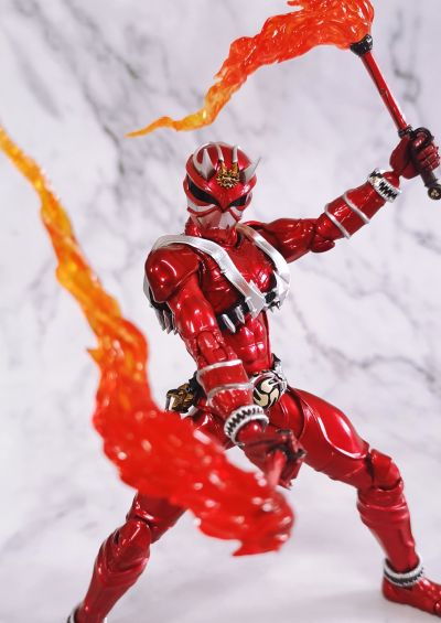 S.H.Figuarts（真骨雕制法）假面骑士响鬼红