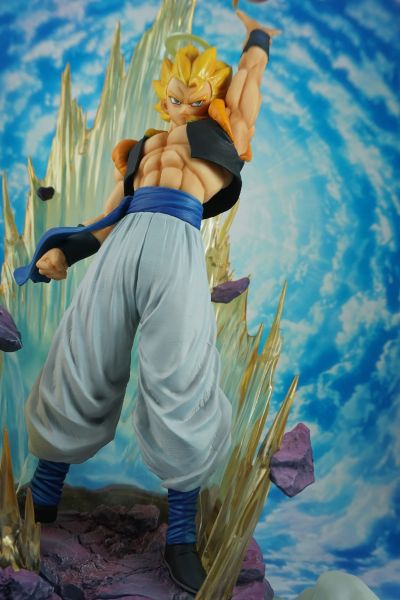FiguartsZERO [超激战]  龙珠Z 复活！悟空与贝吉塔的合体  超级赛亚人悟吉塔