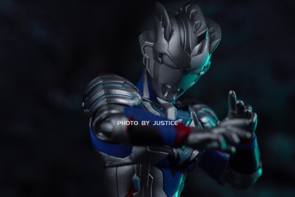 S.H.Figuarts  泽塔奥特曼 阿尔法装甲