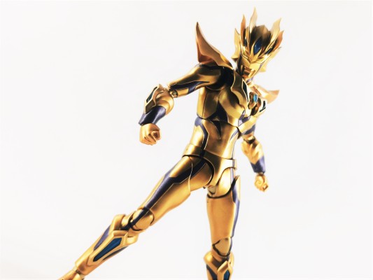 S.H.Figuarts   赛罗奥特曼 无限形态（银河闪耀）