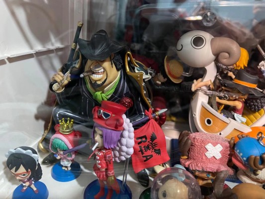 航海王 ADVERGE MOTION3　托尼托尼・乔巴 蒙奇・D・路飞 妮可・罗宾(小罗宾)唐吉 诃德・多弗朗明哥 山治 特拉法尔加・罗10个/盒