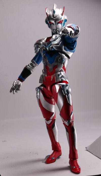 S.H.Figuarts  泽塔奥特曼 阿尔法装甲