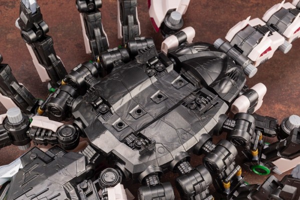 HMM ZOIDS 1/72 EZ-036 死亡毒蝎 ZS