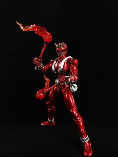 S.H.Figuarts（真骨雕制法）假面骑士响鬼红