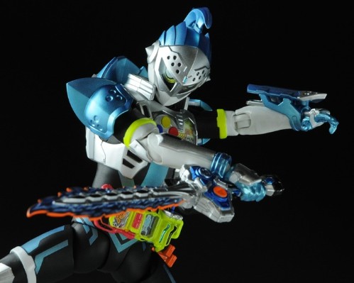 S.H.Figuarts   假面骑士艾克赛德 全能动作X  序章套装