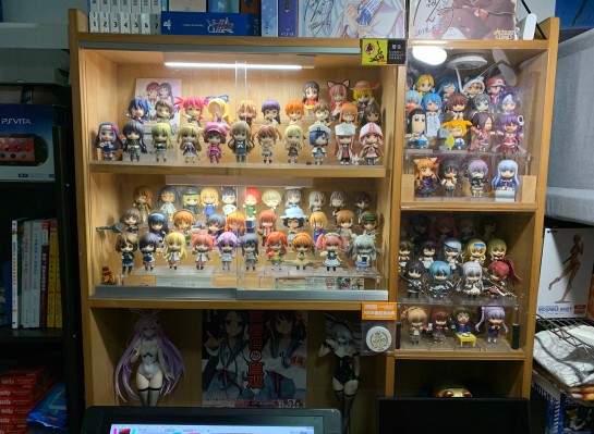 小型阿宅娱乐会所