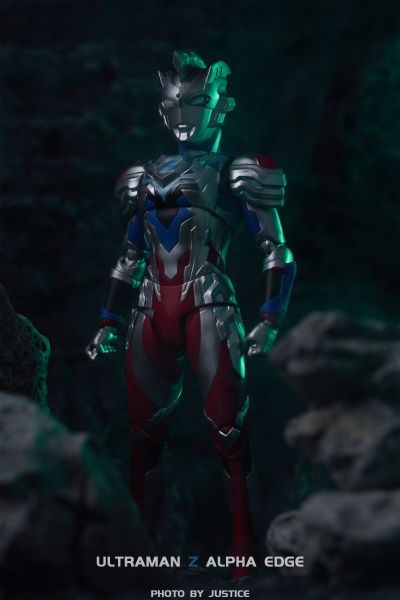 S.H.Figuarts  泽塔奥特曼 阿尔法装甲