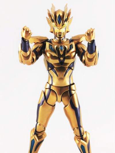 S.H.Figuarts   赛罗奥特曼 无限形态（银河闪耀）