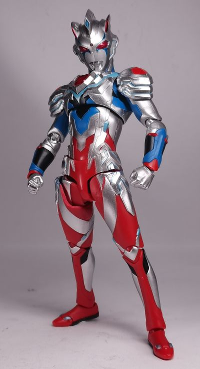 S.H.Figuarts  泽塔奥特曼 阿尔法装甲