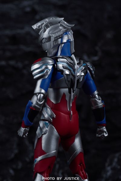 S.H.Figuarts  泽塔奥特曼 阿尔法装甲