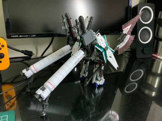 RG 1/144  全装独角兽高达