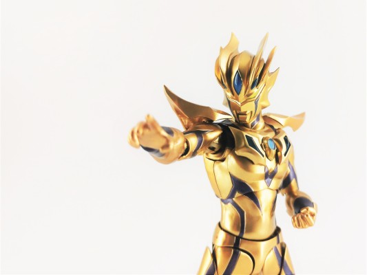 S.H.Figuarts   赛罗奥特曼 无限形态（银河闪耀）