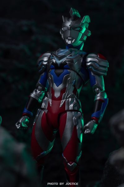 S.H.Figuarts  泽塔奥特曼 阿尔法装甲